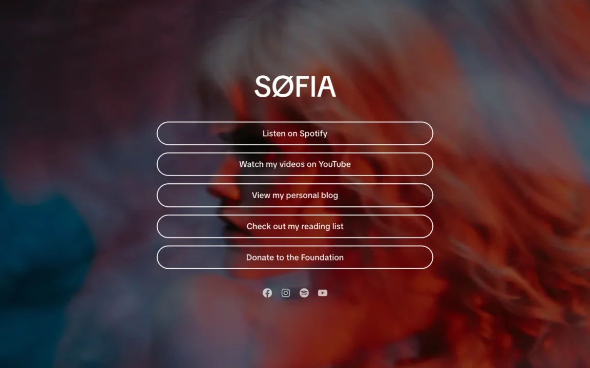 Link in bio page created with the Blank template featuring stacked buttons and social media icons.